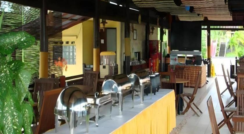 Wonua Monapa Hotel Resort Kendari Exterior photo